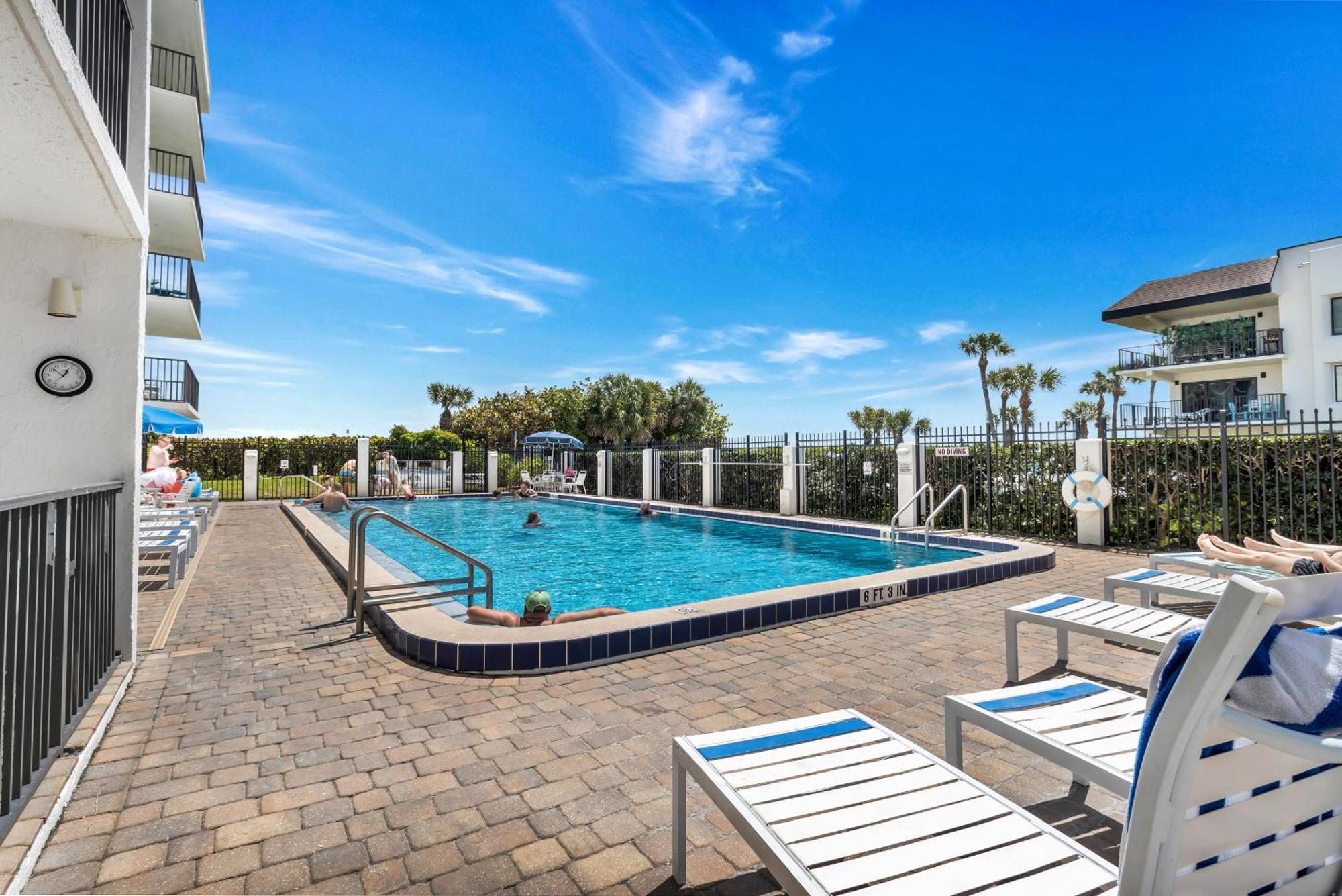 Cape Winds Resort Cape Canaveral Exterior foto